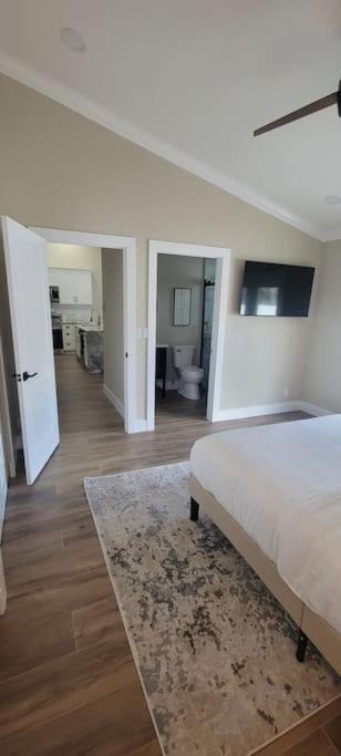 Alluring Luxury Oasis, Modern Comfort & Relaxation Веллінгтон Екстер'єр фото